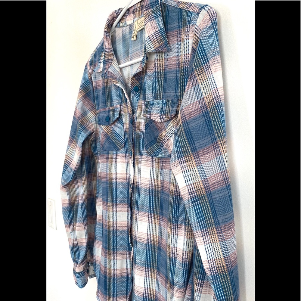 🌺 Button down blouse - Picture 2 of 3